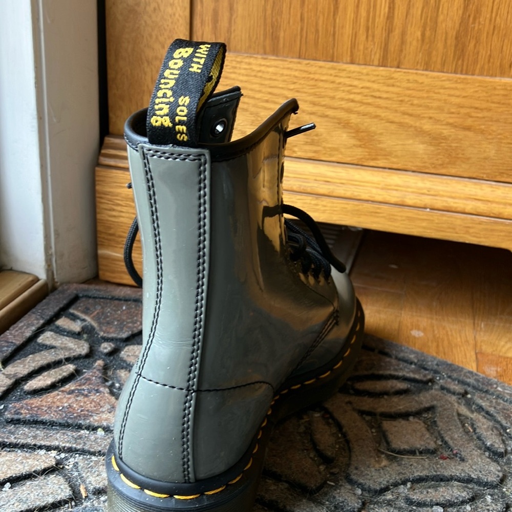 Dr. Martens iridescent gray gunmetal/rainbow Boots. 1460 YS 6 - Picture 6 of 14